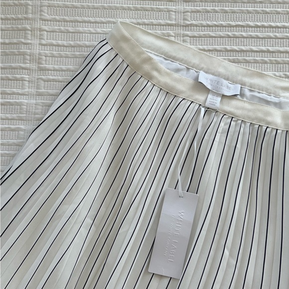 NWT The White Company Pleated white skirt - Picture 4 of 10